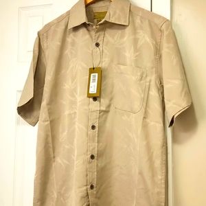 Men's dress shirt size medium